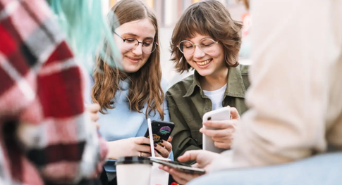 Короче говоря: почему нас бесят ответы смайлами и лайками — и что с этим делать