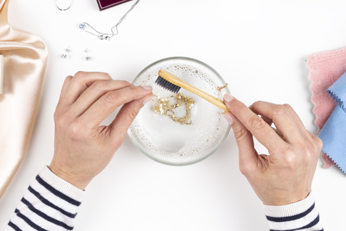 Как правильно чистить кольца и камни, бытовые и эзотерические советы