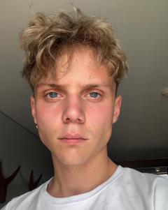 "Столько сил оставил за спиной": 20-летний Ваня Дмитриенко показал личный архив