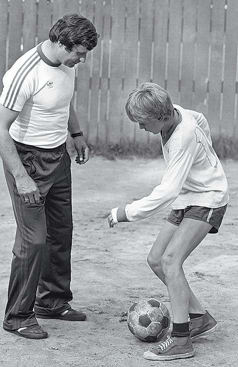 А.Бышовец отдал тренерской работе почти 30 лет.