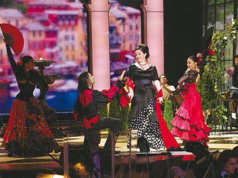 Несмотря на то, что темой очередной программы была заявлена Италия, номер Тамары Гвердцители получился во вполне испанском духе. Фото: Владимир Чистяков.