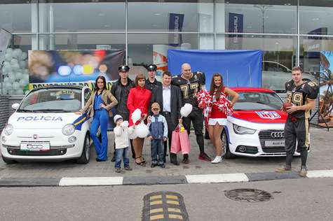 Для роли Капитана Америки и так раскачанному Крису Эвансу пришлось набрать еще 7 килограммов мышечной массы.