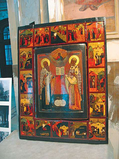 Икона святых Климента и Петра вернулась в храм после реставрации. Фото: Александр Добровольский.