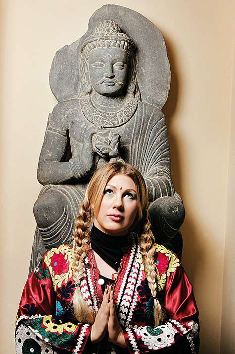 «Мне кажется, со временем я становлюсь более жестким человеком. Я ведь теперь не одинока, нас трое, и я ответственна за свою семью». «Мне кажется, со временем я становлюсь более жестким человеком. Я ведь теперь не одинока, нас трое, и я ответственна за свою семью».