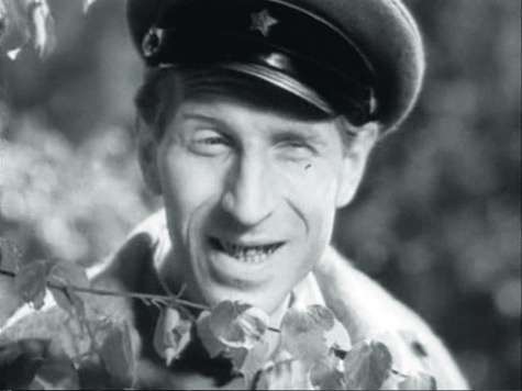 Сергей Филиппов сыграл в картине «Беспокойное хозяйство» немецкого разведчика.