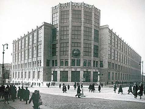 Еще в XVI в. расстояние между городами измеряли от почтовых станций. Еще в XVI в. расстояние между городами измеряли от почтовых станций.