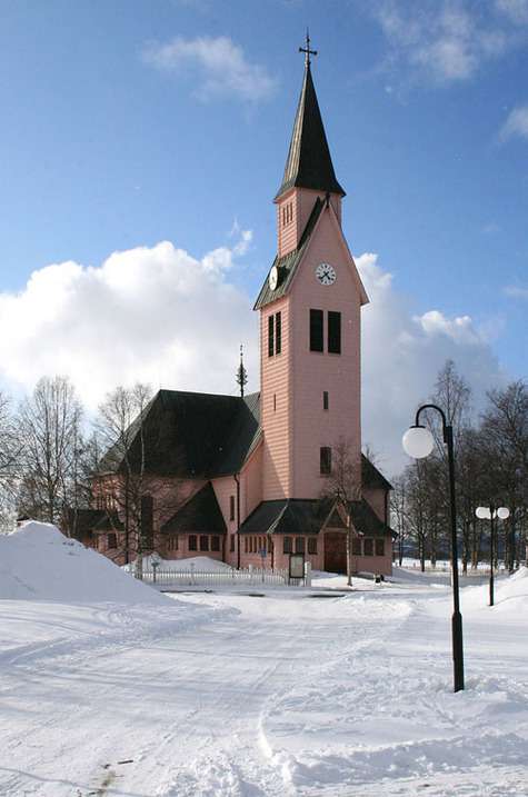 Вместе с Сергеем Прохановым на фестиваль приехала девушка по имени Татьяна. Пара была практичеки неразлучна. Их можно было видеть и на вечеринках, и, конечно, на пляже. Фото: Борис Кремер.