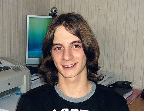 Младший сын Ирины и Андриса Янис пока не встретил свою настоящую любовь. По своему примеру отец советует ему искать себе спутницу жизни среди однокурсниц.