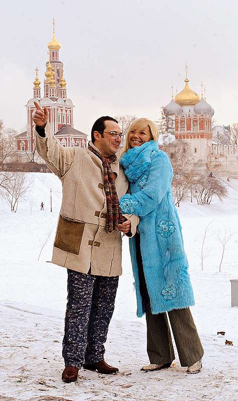 Со своей пятой супругой, актрисой Екатериной Голубевой, Саруханов вен-чался. Но это не спасло их брак.