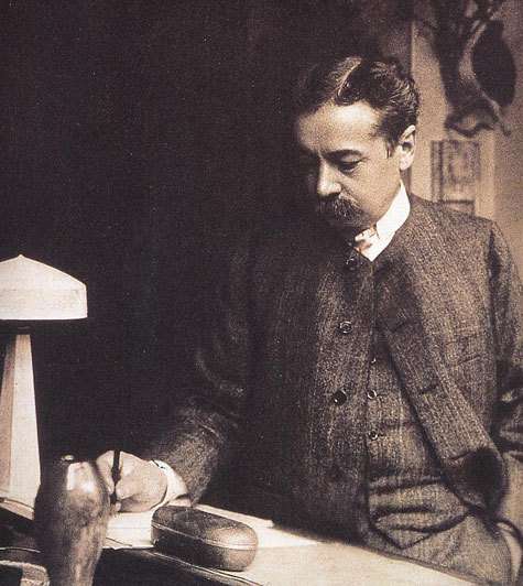 Ювелир и стекольный мастер Рене Лалик. 