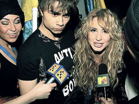 В 2009 году на конкурсе «Евровидение» Светлана ввела моду на футболки «Anti-crisis girl» и «Anti-crisis boy», которые носили участники фестиваля, в том числе и победитель Александр Рыбак.