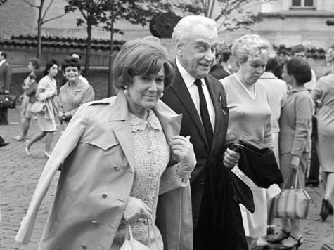 Григорий Александров и Любовь Орлова на V Московском кинофестивале. 1967 год. Григорий Александров и Любовь Орлова на V Московском кинофестивале. 1967 год.