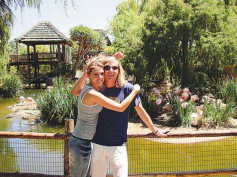 Настя и Глеб посетили один из самых знаменитых зоопарков в мире, в котором собраны все животные страны. Настя и Глеб посетили один из самых знаменитых зоопарков в мире, в котором собраны все животные страны.