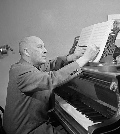 Дунаевский, напротив, встретив бывшую любовницу после болезни, брезгливо сказал: «Фу, какая вы некрасивая!»