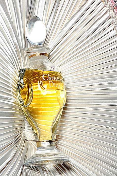 Первый аромат Кристиана Диора Miss Dior появился на свет в 1947 году.