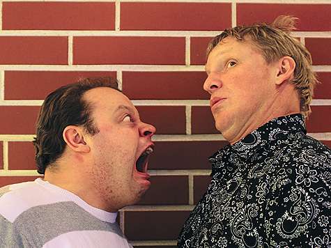 Дружбе Сергея и Евгения уже 14 лет. Евгений Никишин — бывший ученик Сергея Писаренко. Однако в команду «Уездный город» Сергей его взял не по блату, а исключительно за талант. Фото: Владимир Чистяков.