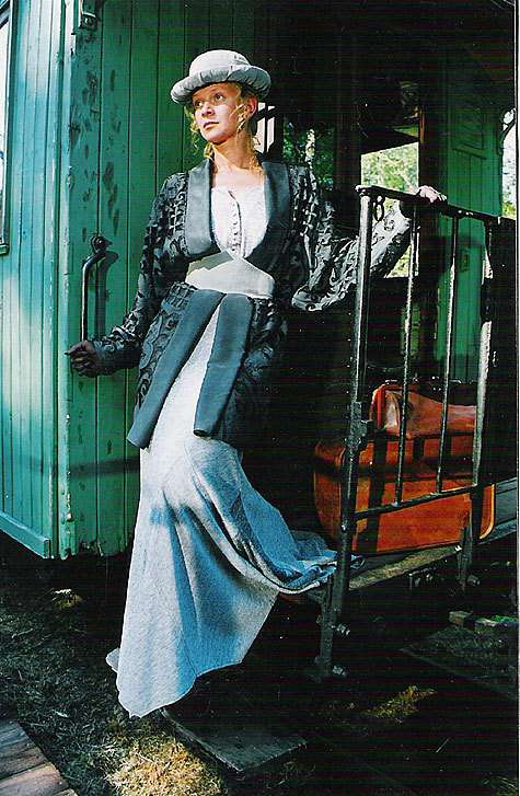 В фильме «Чайка» Маргарита Терехова доверила дочери роль Нины Заречной.