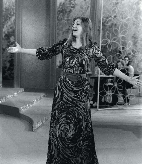 Известность певице принесла в 1964 году песня «Танцующие Эвридики». А через четыре года в СССР вышла первая долгоиграющая пластинка Анны Герман. фото: ИТАР-ТАСС