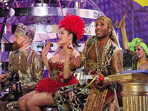 Группа Army of Lovers приехала в Россию, чтобы отметить Новый год со своими поклонниками. И сделала это на канале РЕН ТВ. Группа Army of Lovers приехала в Россию, чтобы отметить Новый год со своими поклонниками. И сделала это на канале РЕН ТВ.