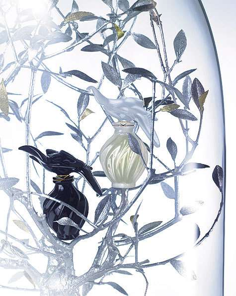 Самый известный парфюм Nina Ricci - LAir du Temps.