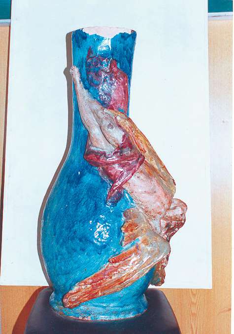 Керамическая ваза “Ангел”. Автор — художник В.Серов