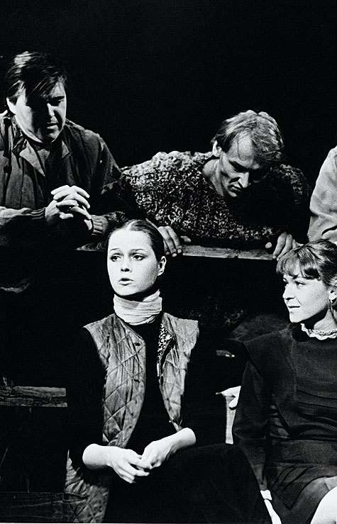 Елена Скороходова с горечью восприняла разрыв с Андреем и его предательство. Елена Скороходова с горечью восприняла разрыв с Андреем и его предательство.