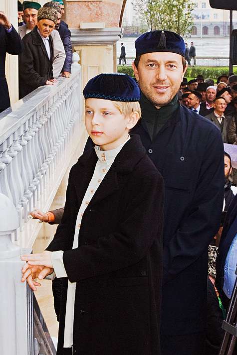 После расставания Руслан Байсаров и Кристина мирно общались. Пока не разразился скандал об опеке над сыном Дени.