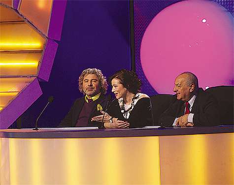 Сосо Павлиашвили, Алене Хмельницкой и Левону Оганезову досталась нелегкая роль членов жюри. Все они очень старались быть строгими, но справедливыми. фото: Владимир Чистяков