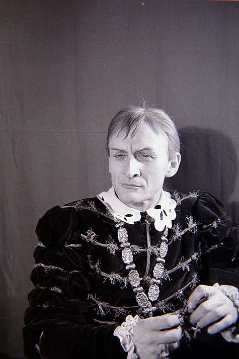 С первым мужем, Леонидом Вейцлером, Федорова прожила недолго.