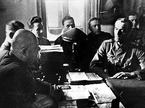 Первый допрос фельдмаршала Паулюса. Фото: Анатолий Егоров.