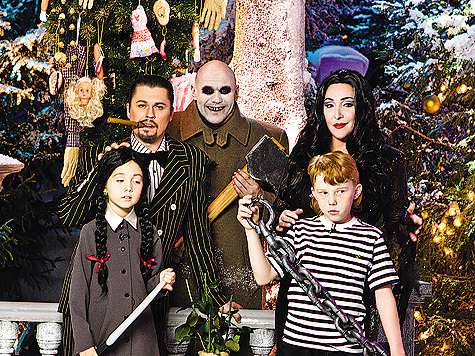 Посредством телепортации в деревне Глухарево на Новый год окажутся герои разных книг, сказок и фильмов. Например, семейка Адамс в полном составе.