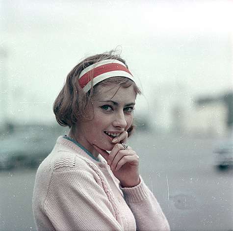 Вика унаследовала красоту матери и носила титул «самые длинные ноги Москвы».