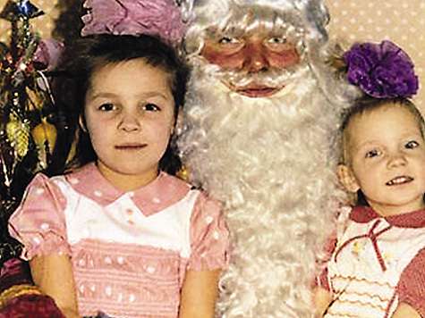 Наташа и старшая сестра Саша очень долго верили в существование Деда Мороза.