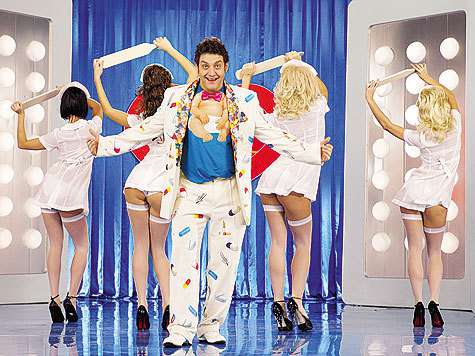 Михаил Полицеймако в «Морозко», кажется, неплохо чувствует себя и холостым.