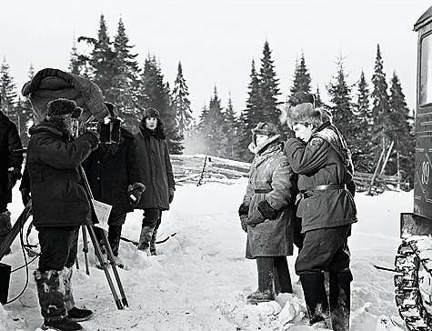 Мало кто подозревал, что съемки таежной зимы шли на самом деле августовскими теплыми деньками в небольшом поселке Оленино.
