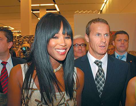 Наоми Кэмпбелл обожает своего русского друга Владислава Доронина и русскую кухну.