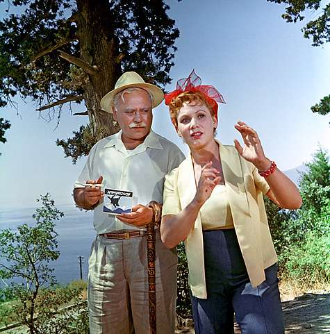 Смирнова кокетливо говорила, что похожа на поросеночка.