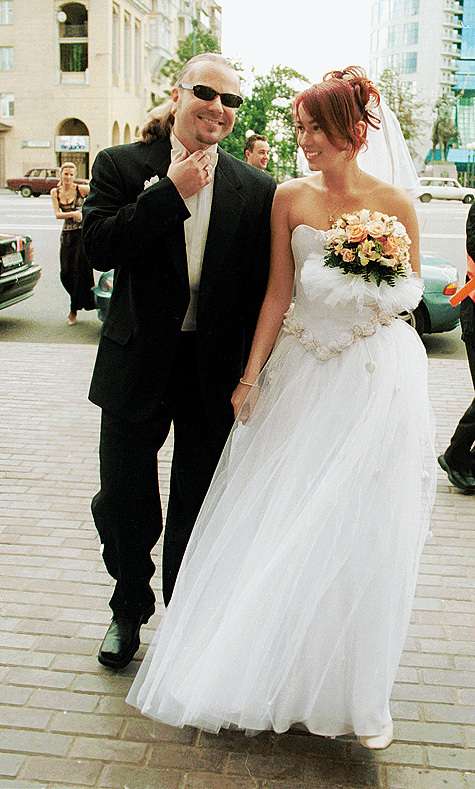 Семейная жизнь с Леной Ленской не сложилась.