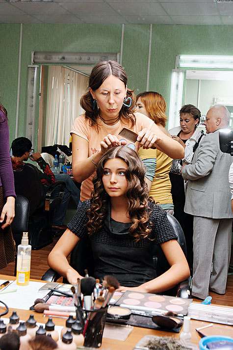 Маша Козакова с раннего детства снималась в кино. На фото – съемочная площадка сериала «Карменсита».