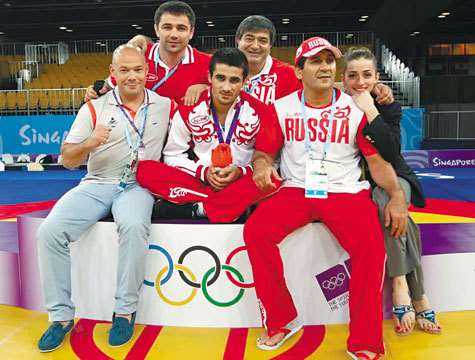 На Олимпиаде в Пекине борцы принесли России 6 золотых, 2 серебряные и 2 бронзовые медали.