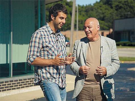 Владимир Познер и Иван Ургант вместе сняли телевизионные фильмы об Америке и Франции, где легко находили общий язык с коренными жителями.