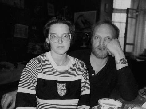 Однажды отец взял Зою с собой на съемки в Испанию. Но она не выдержала его непростого характера и уехала. Однажды отец взял Зою с собой на съемки в Испанию. Но она не выдержала его непростого характера и уехала.