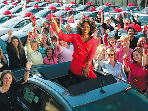 Однажды Опра Уинфри подарила каждой зрительнице, присутствующей у нее в студии, по новенькому автомобилю. Восторгу аудитории не было границ.