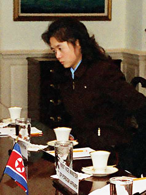 Чтобы быть рядом с лидером КНДР Ким Чен Иром, Ким Ок бросила карьеру пианистки и двадцать лет ждала своего часа.