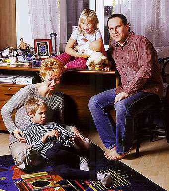 Татьяна очень любит вечера, когда Михаил вместо тренажерного зала остается дома, с семьей.