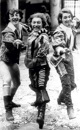 «Мы жили, как наши герои, – фехтование, выпивка, подружки... Уверен: именно поэтому фильм удался».