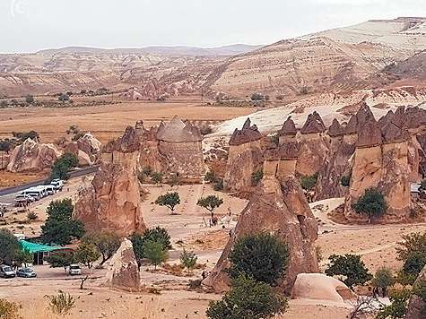 Горы-грибы в Каппадокии.