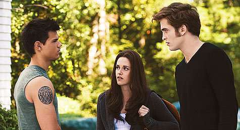 Главные герои саги «Сумерки» — Джейкоб, Белла и Эдвард — стали настолько популярны, что в честь них выпустили кукол.