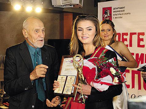 Между нами, легендами