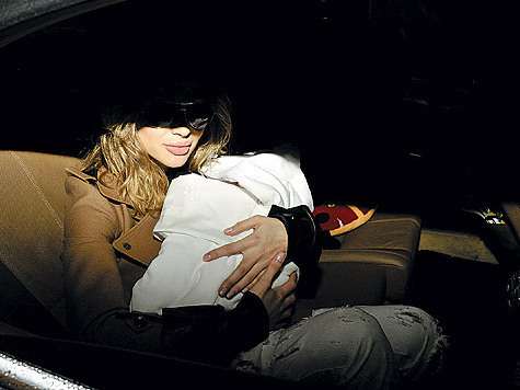 До появления малышки на свет артистка решила соблюсти традицию и ничего не покупала для новорожденной. И пока мама с дочкой приходили в себя, отец, бабушки и дедушки, а также друзья готовили девочке приданое. фото: Личный архив